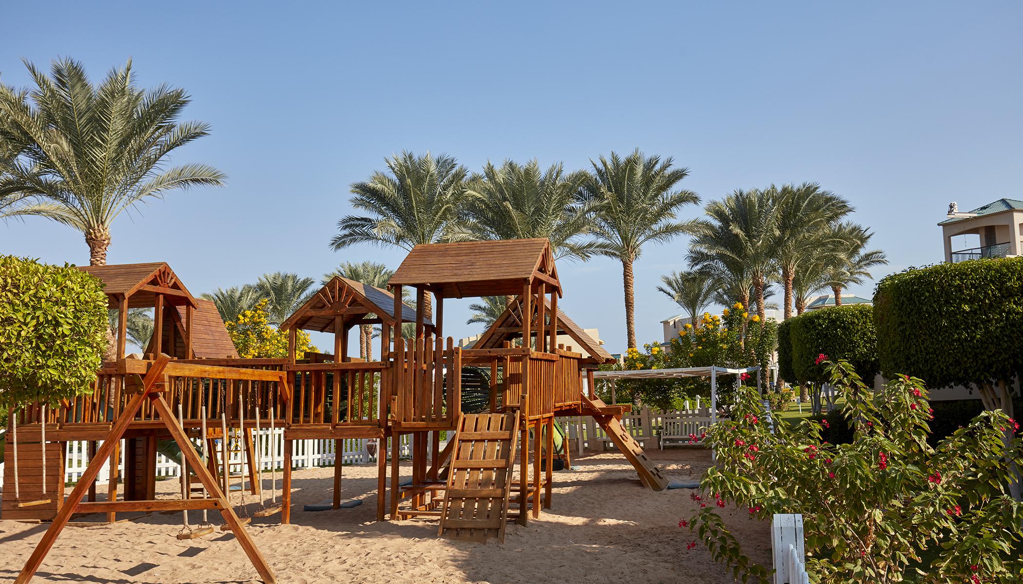 Курортний комплекс Coral Sea And Aqua Park 5*